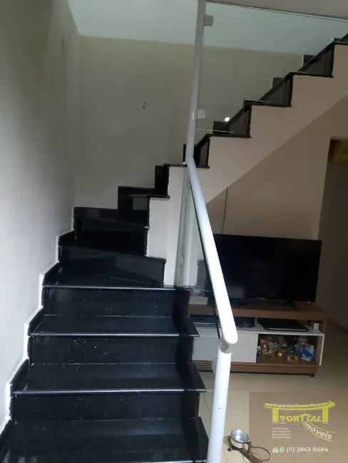 Sobrado com 4 quartos à venda, 205m2 em Limoeiro, São Paulo - SP - imagem 7 Foto 7 de Sobrado com 4 quartos à venda, 205m2 em Limoeiro, São Paulo - SP