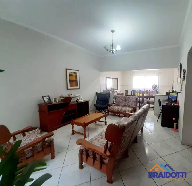 Foto 3 de Casa com 4 quartos à venda, 325m2 em Jardim Amélia, Americana - SP