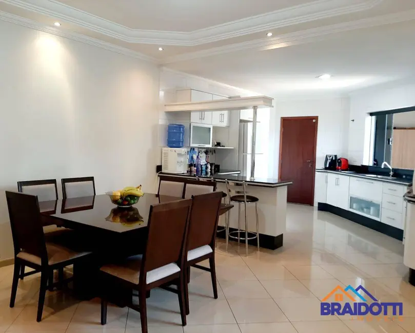 Foto 4 de Casa com 3 quartos à venda, 239m2 em Vila Santa Maria, Americana - SP