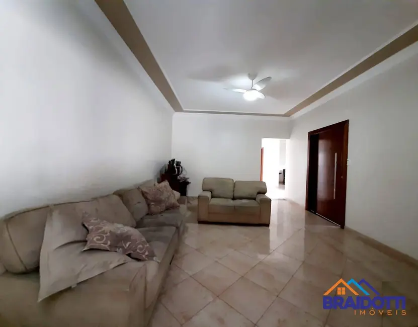 Foto 8 de Casa com 3 quartos à venda, 239m2 em Vila Santa Maria, Americana - SP