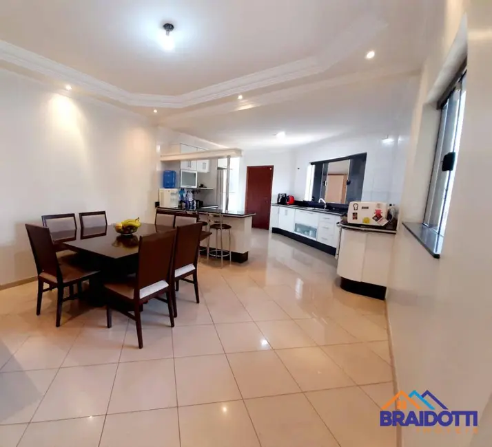 Foto 2 de Casa com 3 quartos à venda, 239m2 em Vila Santa Maria, Americana - SP