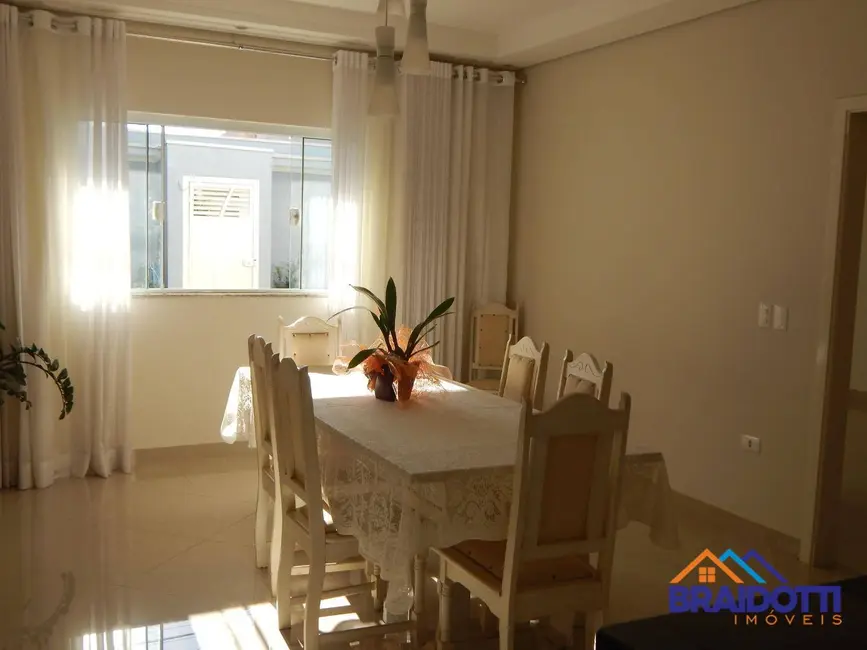 Foto 4 de Casa com 4 quartos à venda, 300m2 em Parque Universitário, Americana - SP