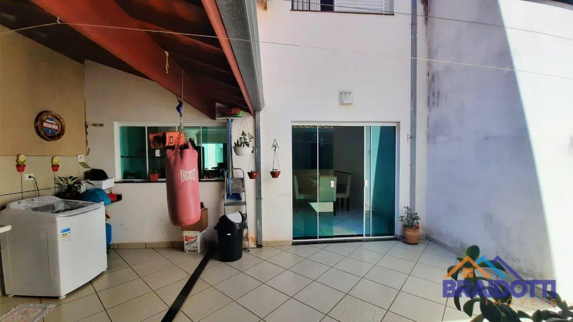 Foto 3 de Casa com 3 quartos à venda, 156m2 em Parque Gramado, Americana - SP