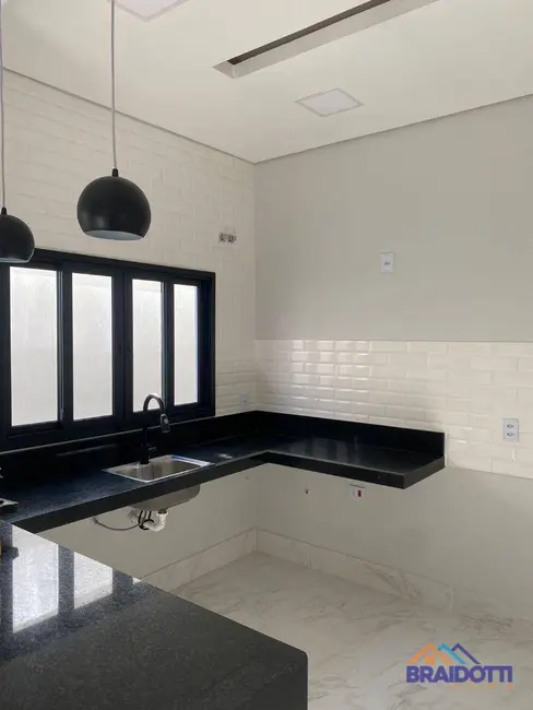 Foto 1 de Casa com 3 quartos à venda, 150m2 em Vila Molon, Americana - SP
