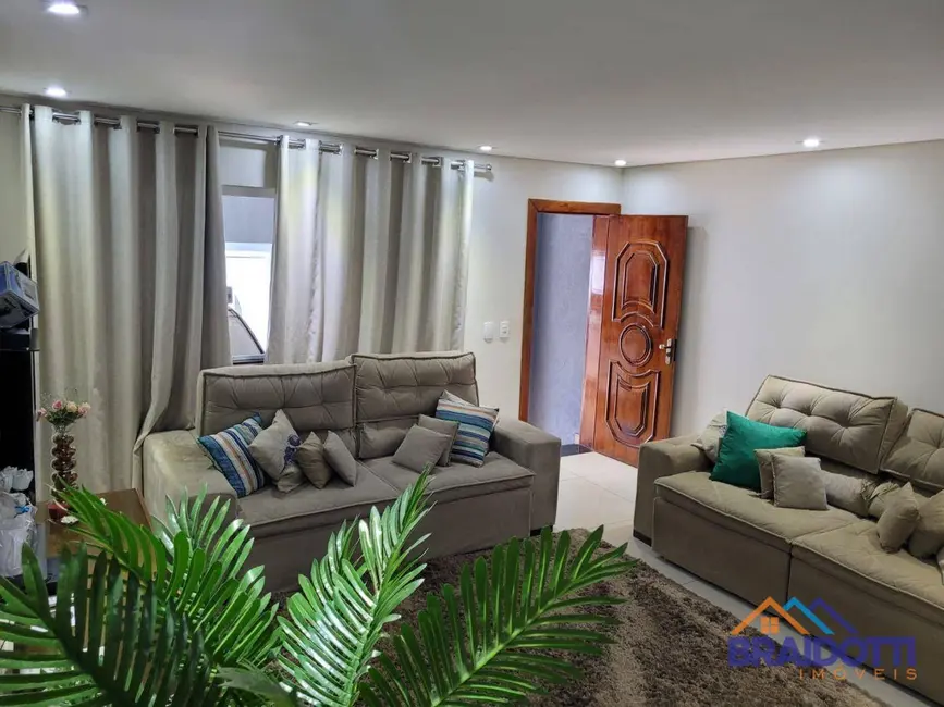 Casa com 3 quartos à venda e para alugar, 160m2 em Vila Santa Maria, Americana - SP - imagem 3 Foto 3 de Casa com 3 quartos à venda e para alugar, 160m2 em Vila Santa Maria, Americana - SP