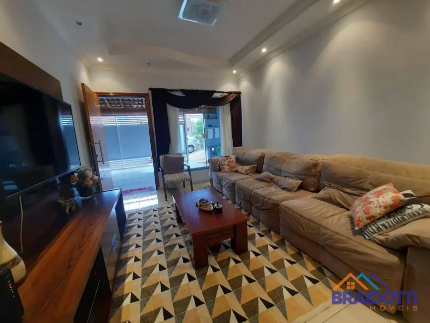 Foto 4 de Casa com 4 quartos à venda, 360m2 em Parque Novo Mundo, Americana - SP