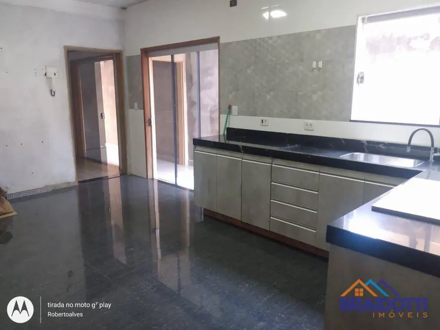 Foto 2 de Casa com 3 quartos à venda, 165m2 em Jardim São Jorge, Nova Odessa - SP