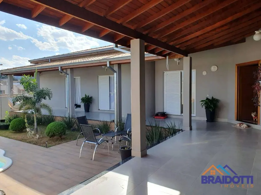 Foto 4 de Casa com 3 quartos à venda, 358m2 em Jardim Maria Helena, Nova Odessa - SP