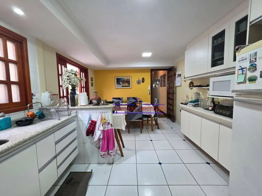 Sobrado com 4 quartos à venda, 201m2 em Vila Boa Vista, Santo Andre - SP - imagem 1 Foto 1 de Sobrado com 4 quartos à venda, 201m2 em Vila Boa Vista, Santo Andre - SP