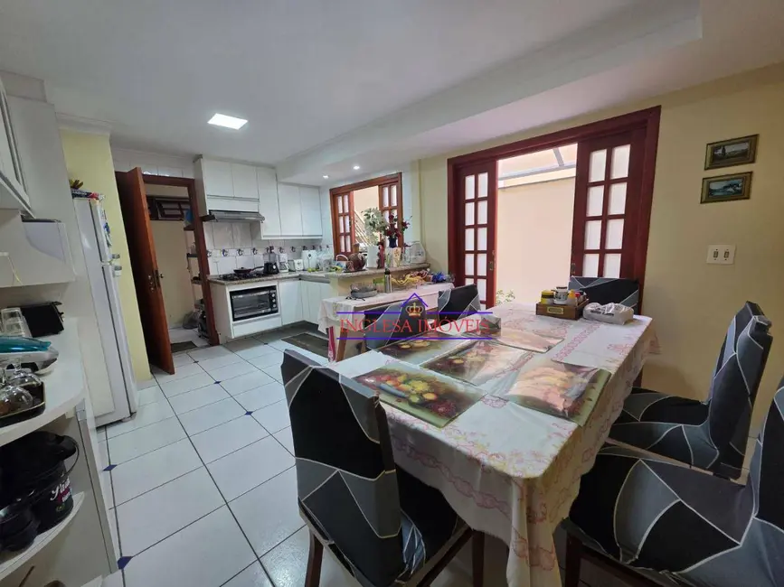 Sobrado com 4 quartos à venda, 201m2 em Vila Boa Vista, Santo Andre - SP - imagem 3 Foto 3 de Sobrado com 4 quartos à venda, 201m2 em Vila Boa Vista, Santo Andre - SP