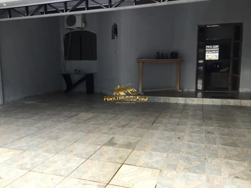 Foto 2 de Casa com 4 quartos à venda, 160m2 em Vila Rosa, Goiania - GO