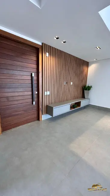 Casa de Condomínio com 4 quartos à venda, 250m2 em Senador Canedo - GO - imagem 2 Foto 2 de Casa de Condomínio com 4 quartos à venda, 250m2 em Senador Canedo - GO