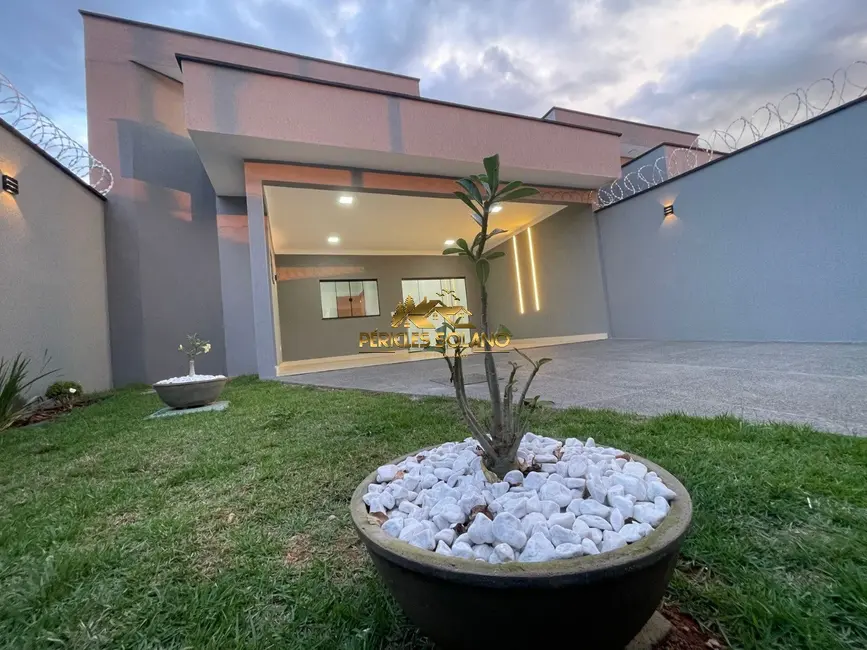 Foto 1 de Casa com 3 quartos à venda, 130m2 em Senador Canedo - GO