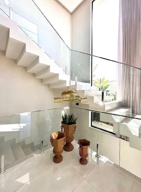 Casa de Condomínio com 4 quartos à venda, 360m2 em Jardins Nápoles, Senador Canedo - GO - imagem 4 Foto 4 de Casa de Condomínio com 4 quartos à venda, 360m2 em Jardins Nápoles, Senador Canedo - GO