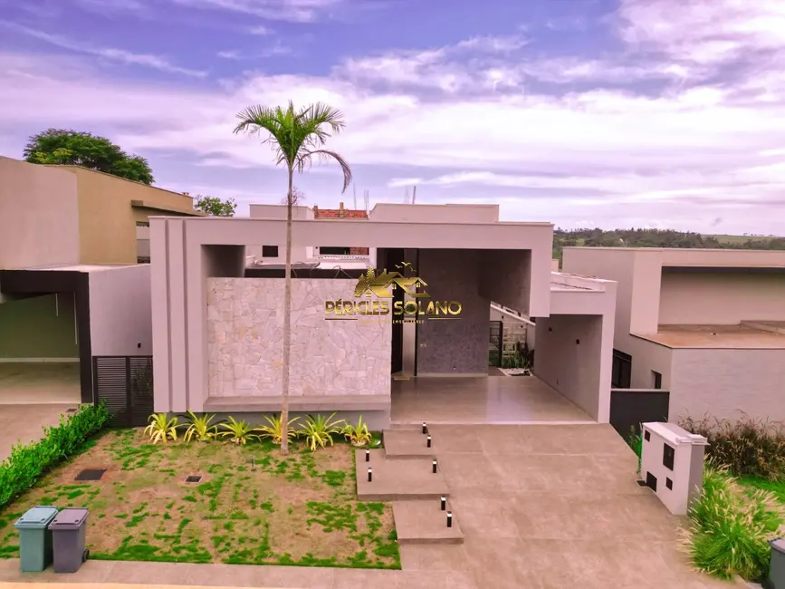 Casa com 3 quartos à venda, 225m2 em Setor Central, Goiania - GO - imagem 3 Foto 3 de Casa com 3 quartos à venda, 225m2 em Setor Central, Goiania - GO