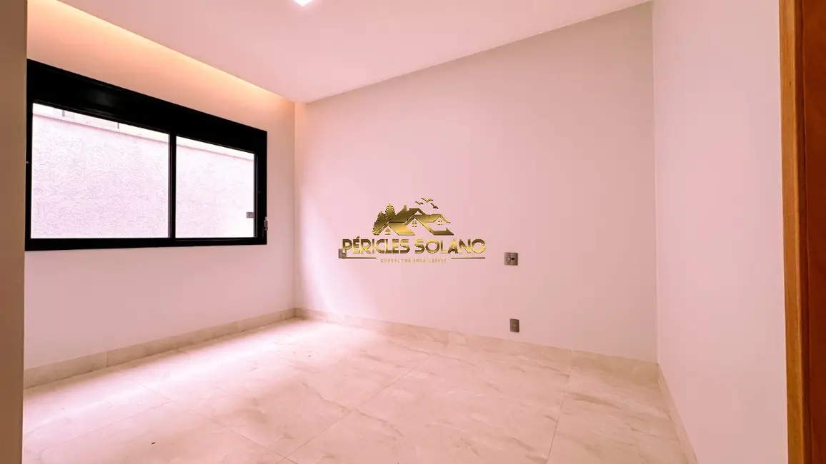 Casa com 3 quartos à venda, 225m2 em Setor Central, Goiania - GO - imagem 5 Foto 5 de Casa com 3 quartos à venda, 225m2 em Setor Central, Goiania - GO