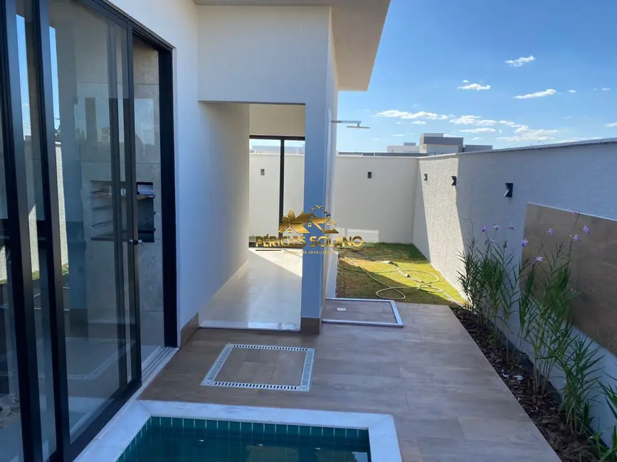 Foto 1 de Casa de Condomínio com 3 quartos à venda, 150m2 em Senador Canedo - GO