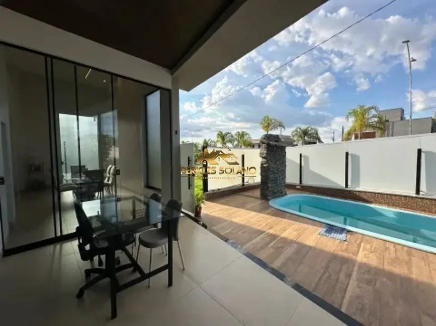 Casa de Condomínio com 3 quartos à venda, 200m2 em Senador Canedo - GO - imagem 3 Foto 3 de Casa de Condomínio com 3 quartos à venda, 200m2 em Senador Canedo - GO