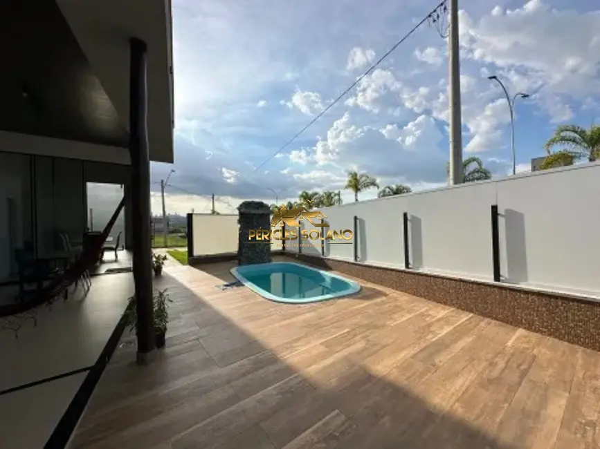 Casa de Condomínio com 3 quartos à venda, 200m2 em Senador Canedo - GO - imagem 2 Foto 2 de Casa de Condomínio com 3 quartos à venda, 200m2 em Senador Canedo - GO