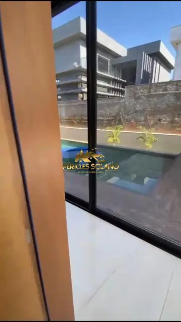 Casa de Condomínio com 4 quartos à venda e para alugar, 560m2 em Residencial Goiânia Golfe Clube, Goiania - GO - imagem 3 Foto 3 de Casa de Condomínio com 4 quartos à venda e para alugar, 560m2 em Residencial Goiânia Golfe Clube, Goiania - GO