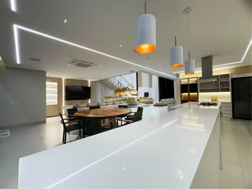 Casa de Condomínio com 5 quartos à venda, 383m2 em Condomínio do Lago, Goiania - GO - imagem 6 Foto 6 de Casa de Condomínio com 5 quartos à venda, 383m2 em Condomínio do Lago, Goiania - GO