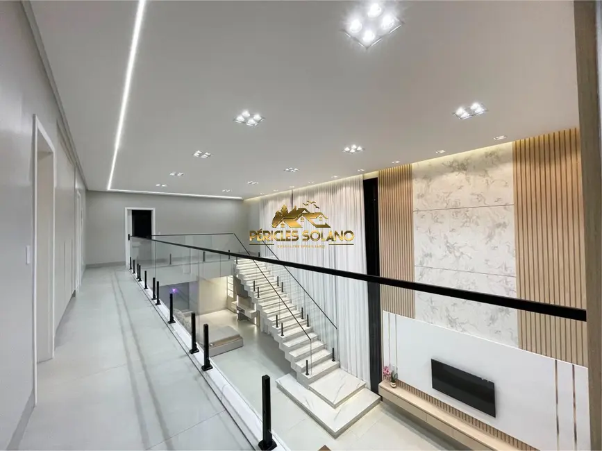 Casa de Condomínio com 5 quartos à venda, 383m2 em Condomínio do Lago, Goiania - GO - imagem 3 Foto 3 de Casa de Condomínio com 5 quartos à venda, 383m2 em Condomínio do Lago, Goiania - GO