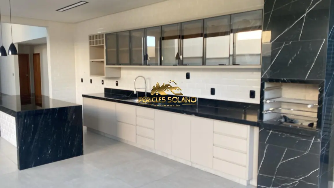Casa de Condomínio com 4 quartos à venda, 226m2 em Residencial Goiânia Golfe Clube, Goiania - GO - imagem 3 Foto 3 de Casa de Condomínio com 4 quartos à venda, 226m2 em Residencial Goiânia Golfe Clube, Goiania - GO