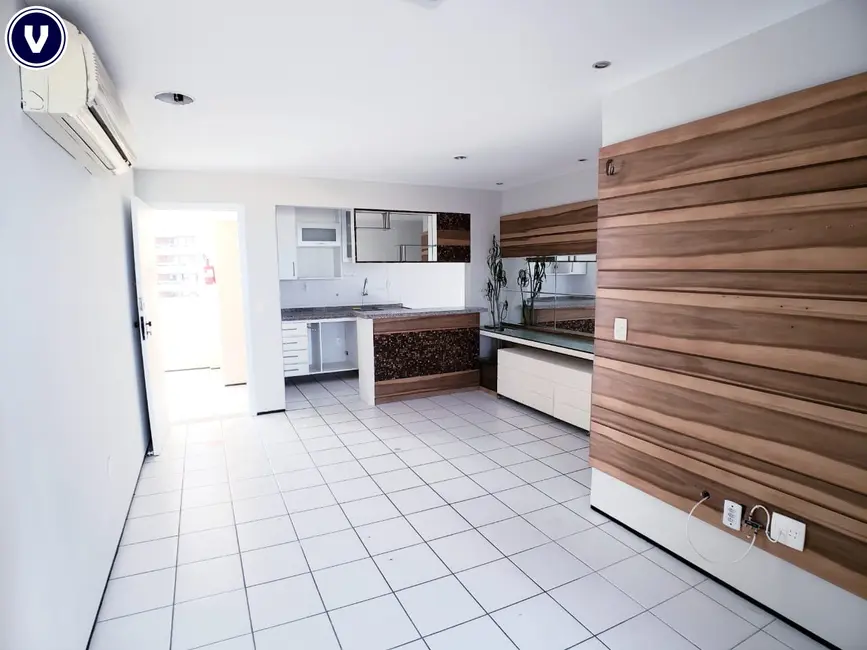 Foto 2 de Apartamento com 2 quartos à venda, 70m2 em Meireles, Fortaleza - CE