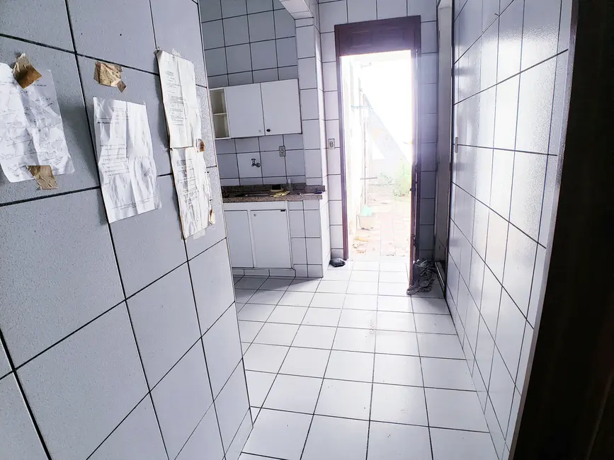 Foto 8 de Casa com 4 quartos à venda, 160m2 em Jacarecanga, Fortaleza - CE