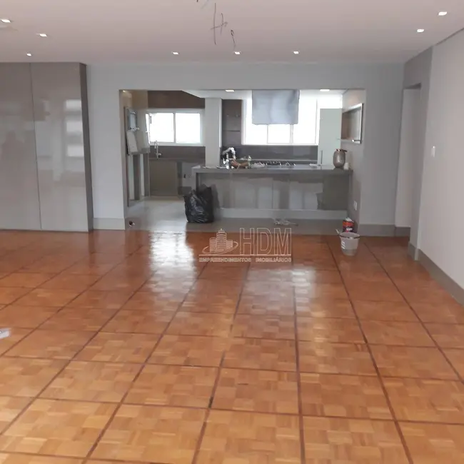 Apartamento com 3 quartos à venda, 220m2 em Higienópolis, São Paulo - SP - imagem 4 Foto 4 de Apartamento com 3 quartos à venda, 220m2 em Higienópolis, São Paulo - SP