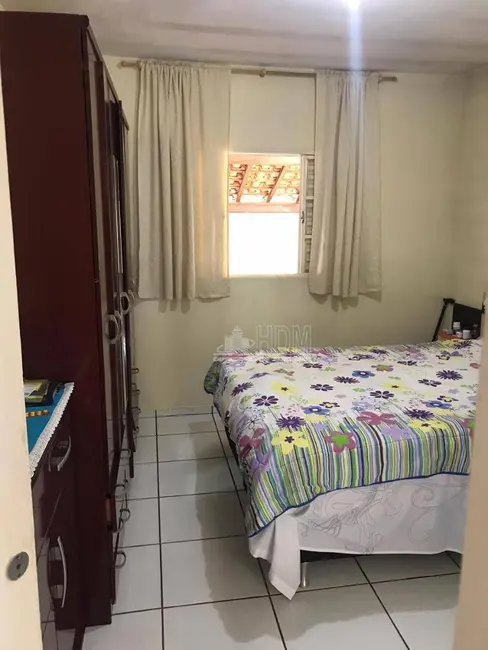 Foto 4 de Casa com 3 quartos à venda, 300m2 em Bofete - SP