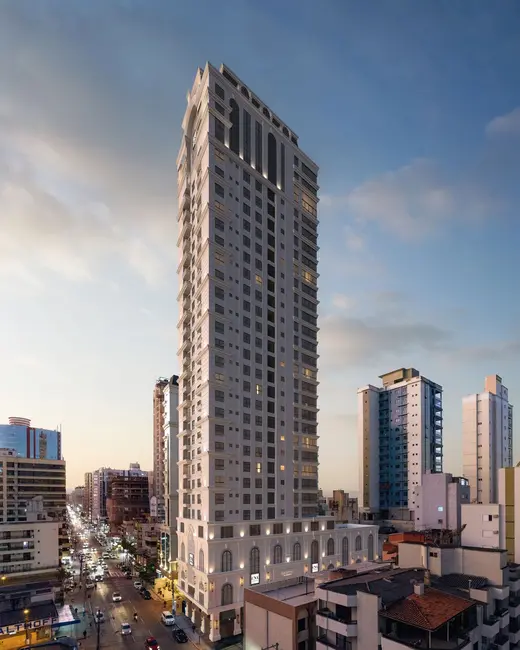 Foto 2 de Apartamento com 4 quartos à venda, 230m2 em Itapema - SC