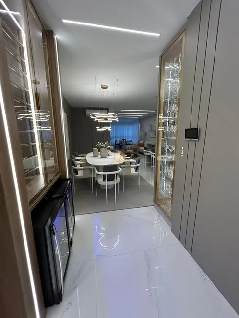 Foto 4 de Apartamento com 4 quartos à venda, 206m2 em Meia Praia, Itapema - SC