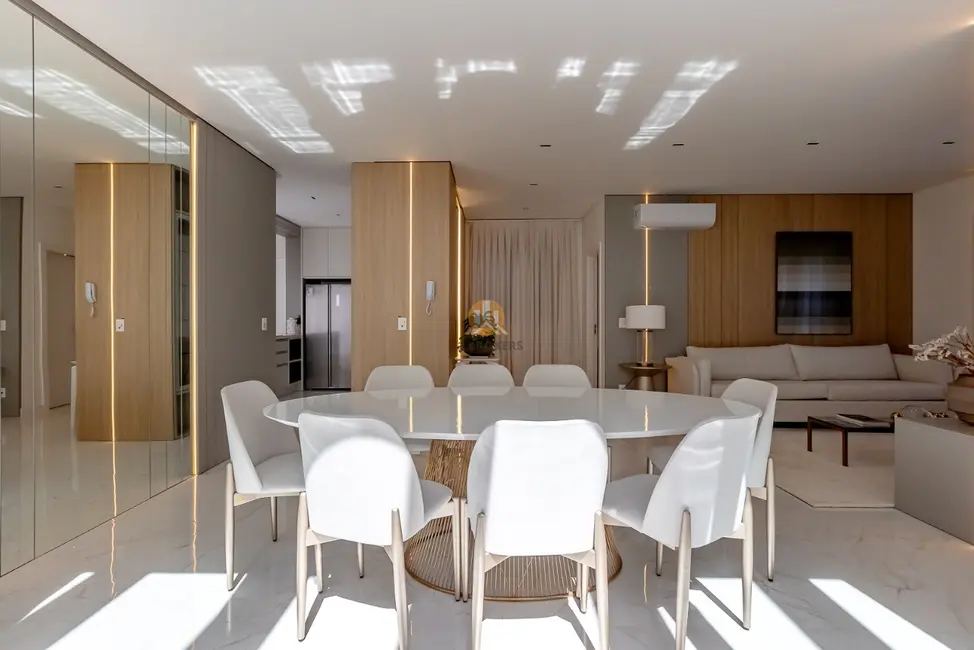 Foto 1 de Apartamento com 4 quartos à venda, 250m2 em Centro, Balneario Camboriu - SC