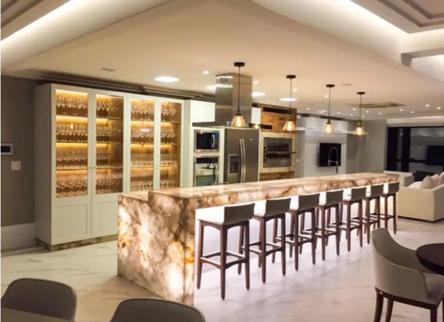 Apartamento com 4 quartos à venda, 295m2 em Meia Praia, Itapema - SC - imagem 6 Foto 6 de Apartamento com 4 quartos à venda, 295m2 em Meia Praia, Itapema - SC