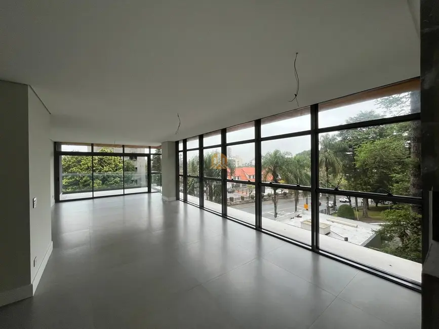 Foto 1 de Apartamento com 3 quartos à venda, 190m2 em Cabral, Curitiba - PR