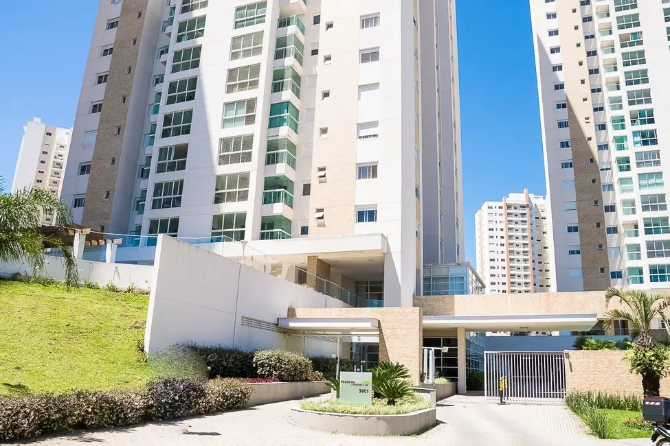 Foto 2 de Apartamento com 4 quartos à venda, 131m2 em Curitiba - PR