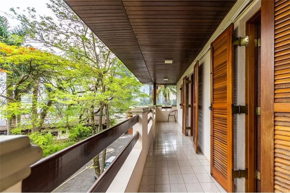 Casa de Condomínio com 5 quartos à venda, 450m2 em Morumbi, São Paulo - SP - imagem 2 Foto 2 de Casa de Condomínio com 5 quartos à venda, 450m2 em Morumbi, São Paulo - SP