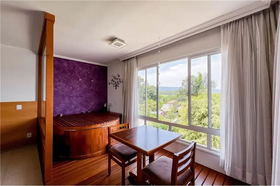 Casa com 4 quartos à venda, 579m2 em Medeiros, Jundiai - SP - imagem 4 Foto 4 de Casa com 4 quartos à venda, 579m2 em Medeiros, Jundiai - SP