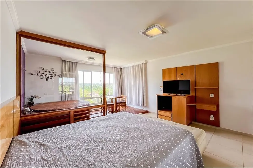 Casa com 4 quartos à venda, 579m2 em Medeiros, Jundiai - SP - imagem 3 Foto 3 de Casa com 4 quartos à venda, 579m2 em Medeiros, Jundiai - SP