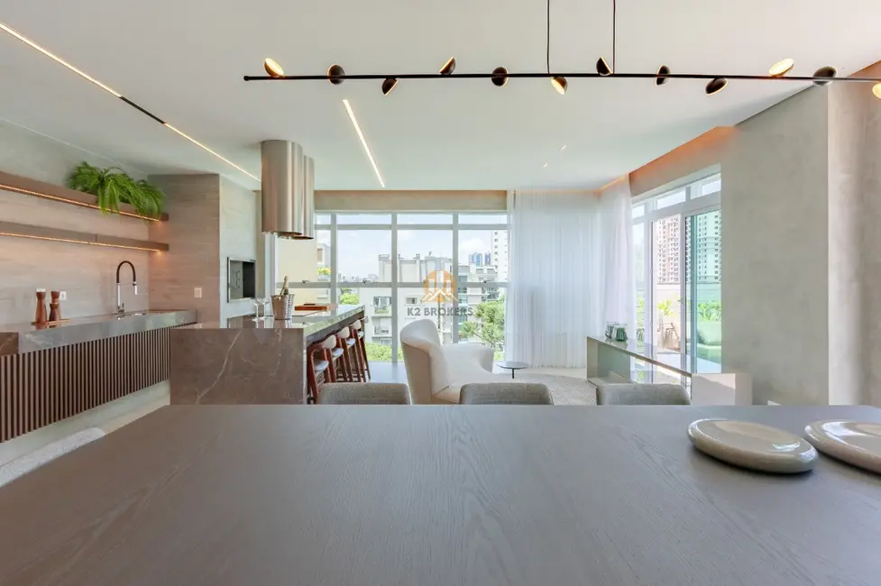 Foto 6 de Apartamento com 3 quartos à venda, 216m2 em Cabral, Curitiba - PR