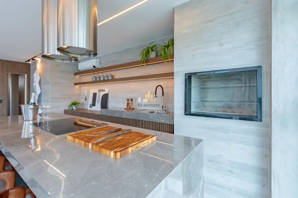 Foto 4 de Apartamento com 3 quartos à venda, 216m2 em Cabral, Curitiba - PR