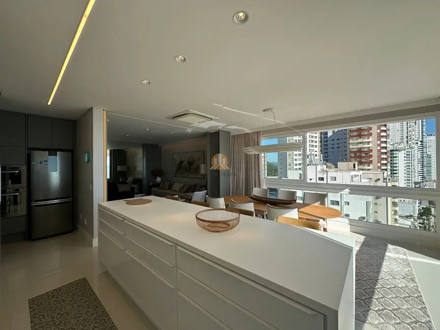 Apartamento com 3 quartos à venda, 153m2 em Centro, Balneario Camboriu - SC - imagem 4 Foto 4 de Apartamento com 3 quartos à venda, 153m2 em Centro, Balneario Camboriu - SC
