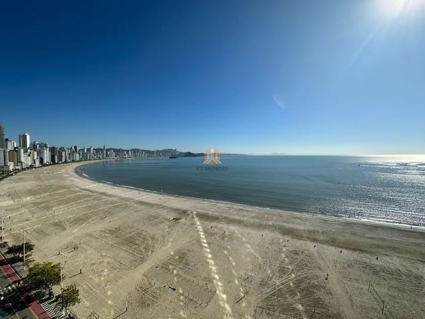 Apartamento com 3 quartos à venda, 153m2 em Centro, Balneario Camboriu - SC - imagem 3 Foto 3 de Apartamento com 3 quartos à venda, 153m2 em Centro, Balneario Camboriu - SC