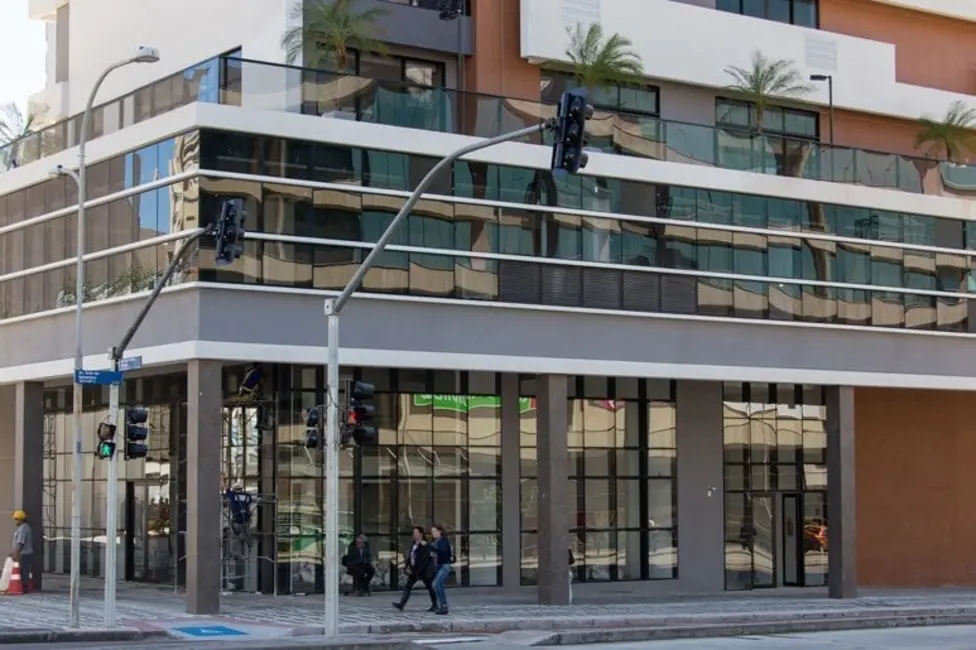 Sala Comercial à venda, 81m2 em Centro, Curitiba - PR - imagem 3 Foto 3 de Sala Comercial à venda, 81m2 em Centro, Curitiba - PR