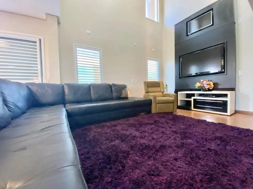 Foto 3 de Casa com 7 quartos à venda, 425m2 em Meia Praia, Navegantes - SC