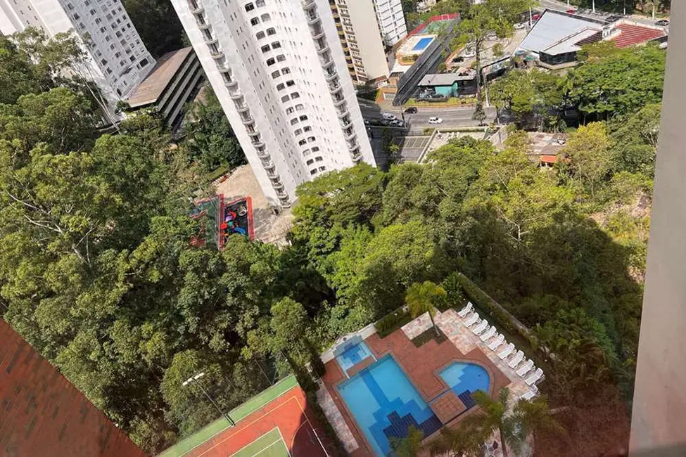Foto 9 de Apartamento com 3 quartos à venda, 176m2 em Vila Suzana, São Paulo - SP