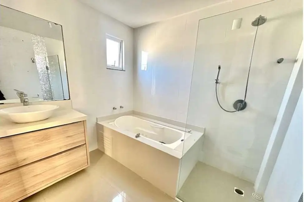 Foto 2 de Casa com 3 quartos à venda, 210m2 em Praia dos Amores, Balneario Camboriu - SC