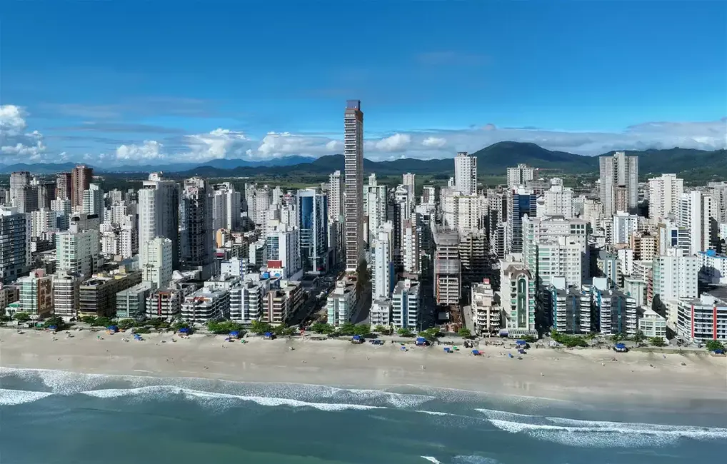 Foto 3 de Apartamento com 4 quartos à venda, 261m2 em Meia Praia, Itapema - SC