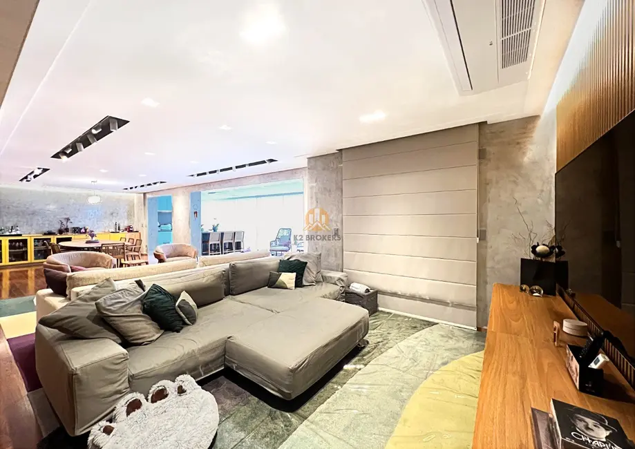 Foto 6 de Apartamento com 3 quartos à venda, 226m2 em Vila Nova Conceição, São Paulo - SP